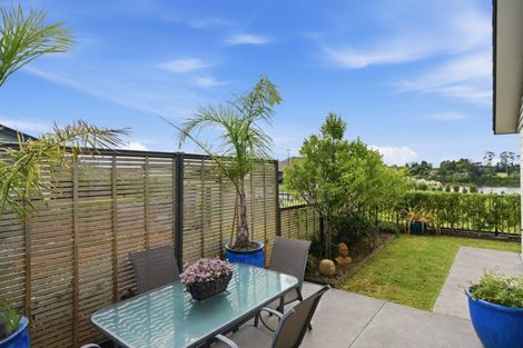 Photo of property in Waterview Estate, 28/4 Greystone Place, Omokoroa, 3114