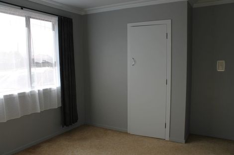 Photo of property in 18 Kilmarnock Street, Wallacetown, 9816