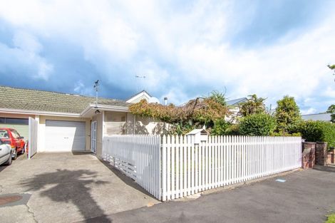 Photo of property in 10a Palm Avenue, Hokowhitu, Palmerston North, 4410