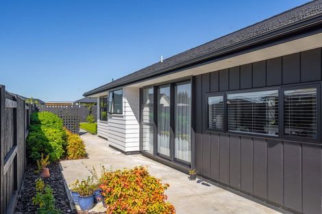 Photo of property in 15 Maple Grove, Solway, Masterton, 5810