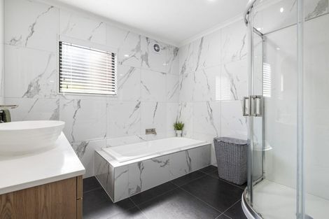 Photo of property in 7 Emerald Way, Rosedale, Auckland, 0632