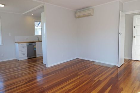 Photo of property in 132 Broderick Road, Johnsonville, Wellington, 6037