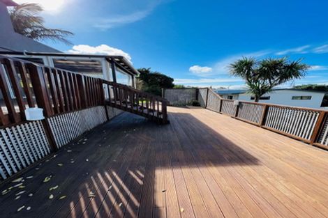 Photo of property in 701a Beach Road, Rothesay Bay, Auckland, 0630