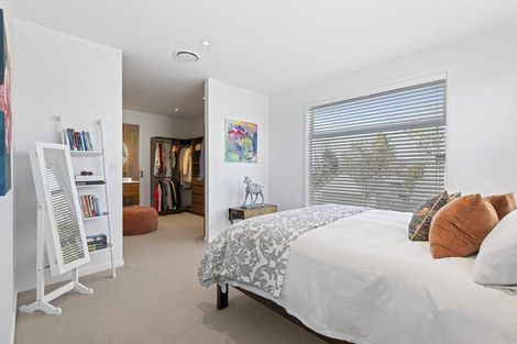 Photo of property in 17 Strowan Road, Strowan, Christchurch, 8052