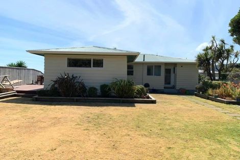 Photo of property in 2 Porter Place, Paekakariki, 5034