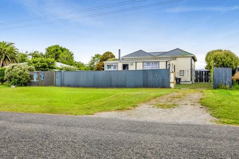Photo of property in 77 Ngatai Street, Manaia, 4612