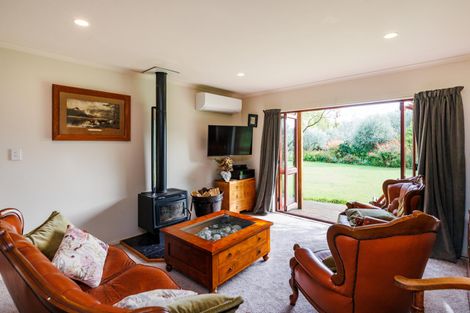 Photo of property in 220 Valley Views, Fitzherbert, Palmerston North, 4472