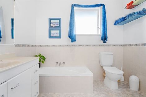 Photo of property in 21 Litten Road, Cockle Bay, Auckland, 2014