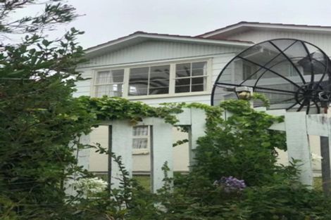 Photo of property in 9 Chelsea View Drive, Chatswood, Auckland, 0626