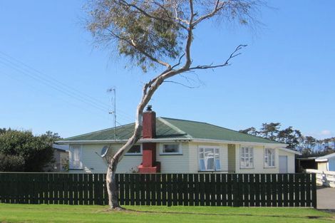 Photo of property in 46 Russell Street, Foxton, 4814