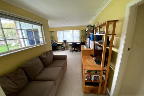 Photo of property in 27 Saint Albans Avenue, Hokowhitu, Palmerston North, 4410