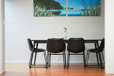 Photo of property in 15 Tiromoana Road, Raumati South, Paraparaumu, 5032