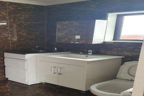 Photo of property in 2/18 York Road, Papatoetoe, Auckland, 2104