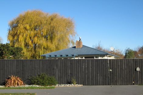 Photo of property in 98 Winters Road, Redwood, Christchurch, 8051