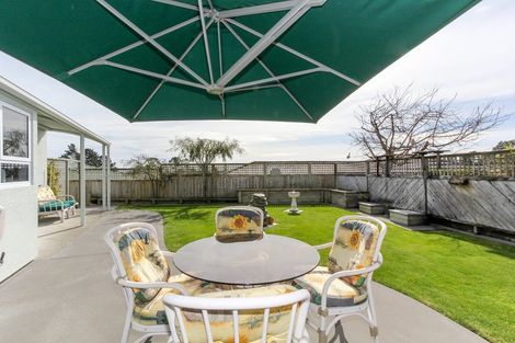 Photo of property in 14 Del Mar Place, Merrilands, New Plymouth, 4312