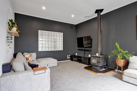 Photo of property in 17 Konini Street, Inglewood, 4330