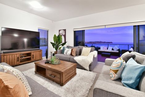 Photo of property in 979 Whangaparaoa Road, Tindalls Beach, Whangaparaoa, 0930