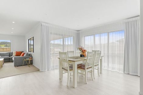 Photo of property in 52 Oakdale Drive, Kinloch, Taupo, 3377