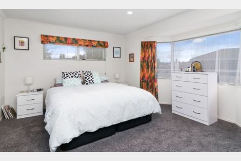 Photo of property in 28 Hoyte Place, Pukehangi, Rotorua, 3015