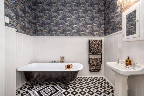 Photo of property in 95 Fox Street, Featherston, 5710