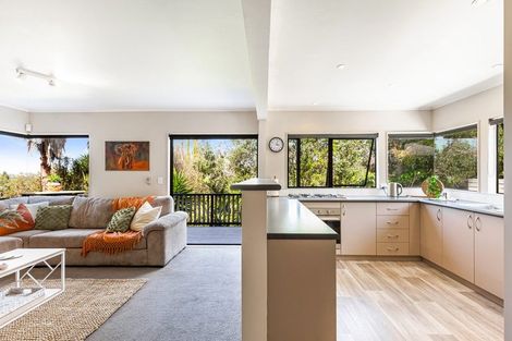 Photo of property in 1/20 Reynolds Place, Torbay, Auckland, 0630