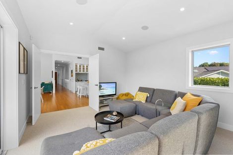 Photo of property in 9 Lamont Place, Waikanae, 5036