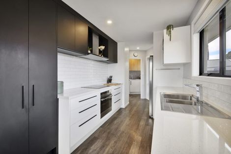 Photo of property in 6 Oakley Crescent, Hornby, Christchurch, 8042