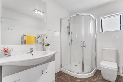 Photo of property in 27 Gilfillan Street, Blockhouse Bay, Auckland, 0600