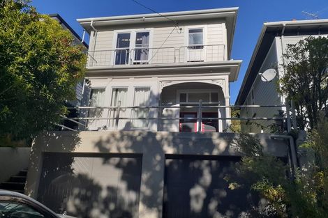 Photo of property in 2/39 Grove Road, Kelburn, Wellington, 6012