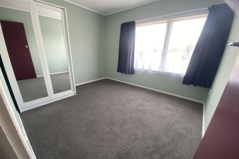 Photo of property in 5 Gregg Place, Sunnyvale, Auckland, 0612
