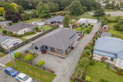 Photo of property in 77 Mckenzie Street, Geraldine, 7930