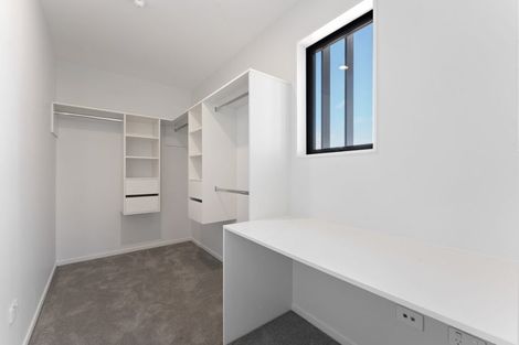 Photo of property in 729 Massey Road, Mangere, Auckland, 2022