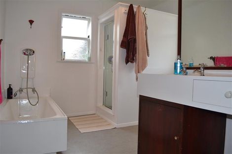 Photo of property in 32 Hereford Street, West End, Palmerston North, 4410