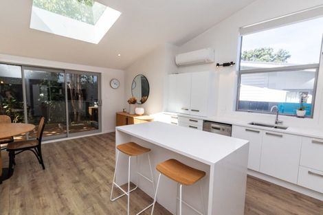 Photo of property in 23a Akaroa Drive, Maupuia, Wellington, 6022