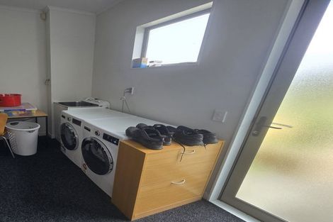 Photo of property in 102 Howard Road, Orere Point, Papakura, 2585