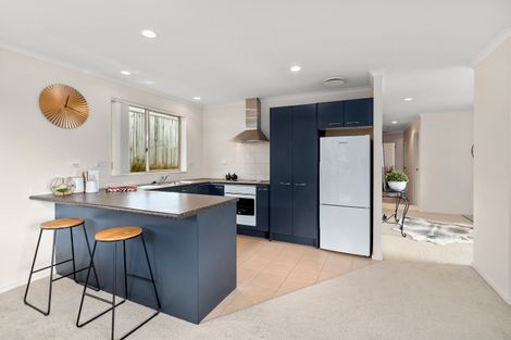 Photo of property in 37 Nimstedt Avenue, Oteha, Auckland, 0632