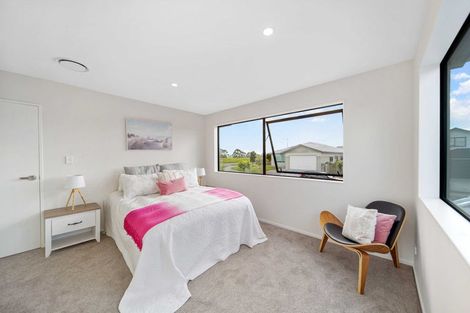 Photo of property in 1 Nola Dawn Avenue, Papakura, 2110