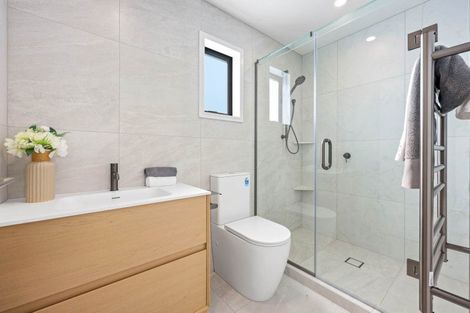 Photo of property in 40a Powrie Street, Glenfield, Auckland, 0629