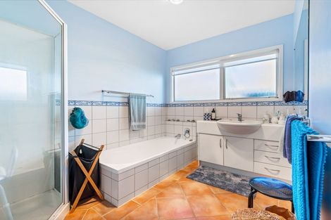 Photo of property in 723b Te Atatu Road, Te Atatu Peninsula, Auckland, 0610