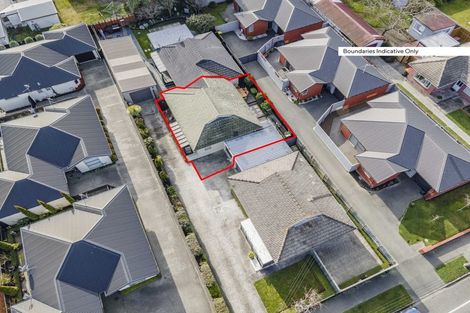 Photo of property in 2/500 Harewood Road, Harewood, Christchurch, 8051