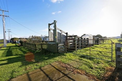 Photo of property in 81 Whitcombe Road, Opunake, 4616