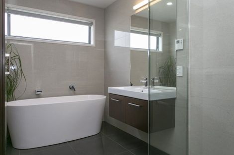 Photo of property in 19 Ernest Kemp Rise, Wharewaka, Taupo, 3330