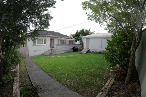Photo of property in 2/26 Dallinghoe Crescent, Milford, Auckland, 0620