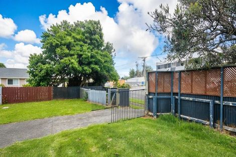 Photo of property in 2 Tawhiti Road, Hawera, 4610