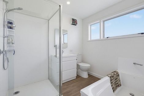 Photo of property in 2/163 Rongotai Road, Rongotai, Wellington, 6022