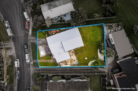 Photo of property in 13 Moxham Grove, Massey, Auckland, 0614