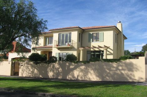 Photo of property in 11 Maungakiekie Avenue, Greenlane, Auckland, 1051