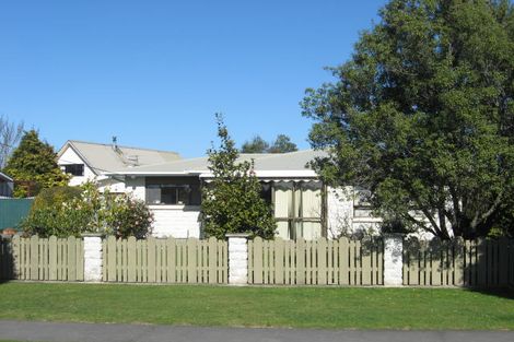 Photo of property in 12 Papawai Road, Greytown, 5712