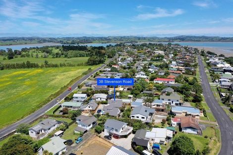 Photo of property in 3b Stevenson Road, Clarks Beach, 2122