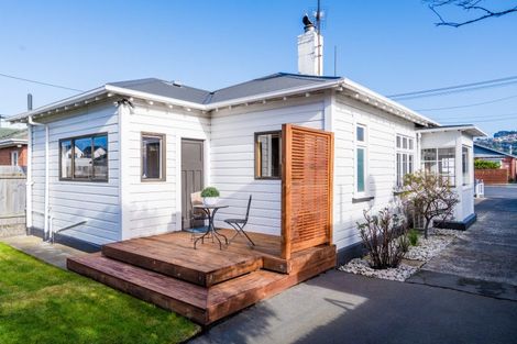 Photo of property in 15 East Avenue, Saint Kilda, Dunedin, 9012